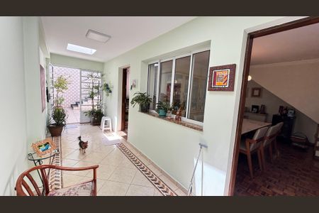 Casa à venda com 200m², 3 quartos e 3 vagas Casa à venda com 200m², 3 quartos e 3 vagasQuintal