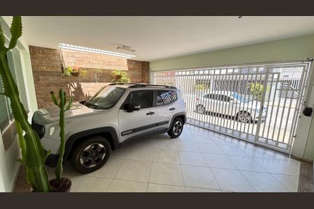 Casa à venda com 200m², 3 quartos e 3 vagas Casa à venda com 200m², 3 quartos e 3 vagasGaragem