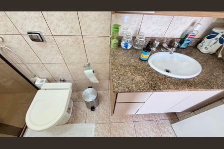 Casa à venda com 200m², 3 quartos e 3 vagas Casa à venda com 200m², 3 quartos e 3 vagasBanheiro da Suíte