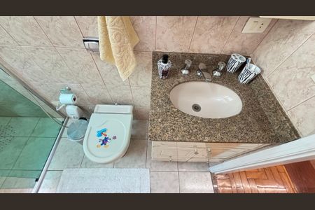 Casa à venda com 200m², 3 quartos e 3 vagas Casa à venda com 200m², 3 quartos e 3 vagasBanheiro