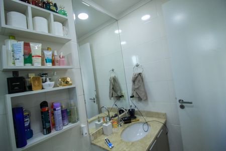 Apartamento à venda com 74m², 3 quartos e 1 vaga Apartamento à venda com 74m², 3 quartos e 1 vagaBanheiro da Suíte