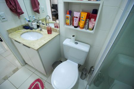 Apartamento à venda com 74m², 3 quartos e 1 vaga Apartamento à venda com 74m², 3 quartos e 1 vagaBanheiro