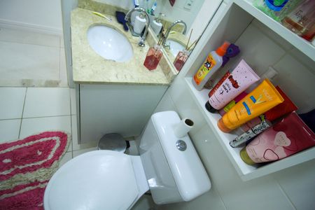 Apartamento à venda com 74m², 3 quartos e 1 vaga Apartamento à venda com 74m², 3 quartos e 1 vagaBanheiro