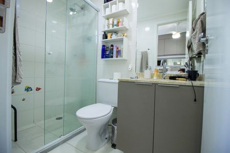 Apartamento à venda com 74m², 3 quartos e 1 vaga Apartamento à venda com 74m², 3 quartos e 1 vagaBanheiro da Suíte