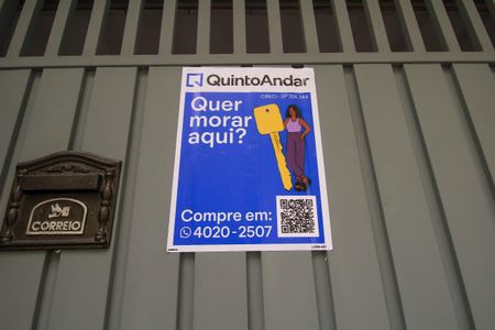 Casa à venda com 145m², 7 quartos e 2 vagas Casa à venda com 145m², 7 quartos e 2 vagasFachada