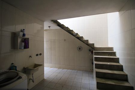 Casa à venda com 145m², 7 quartos e 2 vagas Casa à venda com 145m², 7 quartos e 2 vagasÁrea de Serviço