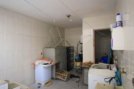 Casa à venda com 145m², 7 quartos e 2 vagas Casa à venda com 145m², 7 quartos e 2 vagasÁrea de Serviço