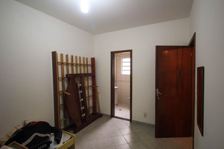Casa à venda com 145m², 7 quartos e 2 vagas Casa à venda com 145m², 7 quartos e 2 vagasQuarto 1 - Suíte