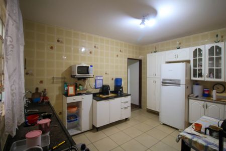 Casa à venda com 145m², 7 quartos e 2 vagas Casa à venda com 145m², 7 quartos e 2 vagasCozinha