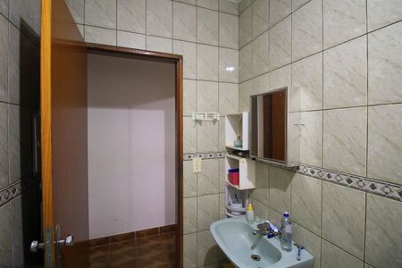 Casa à venda com 145m², 7 quartos e 2 vagas Casa à venda com 145m², 7 quartos e 2 vagasBanheiro 2