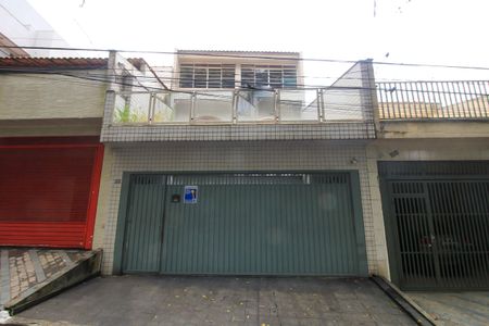 Casa à venda com 145m², 7 quartos e 2 vagas Casa à venda com 145m², 7 quartos e 2 vagasFachada