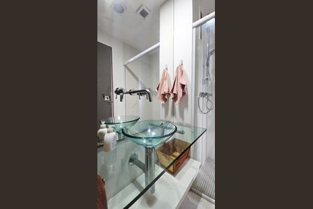 Apartamento à venda com 70m², 1 quarto e 2 vagas Apartamento à venda com 70m², 1 quarto e 2 vagasBanheiro 2