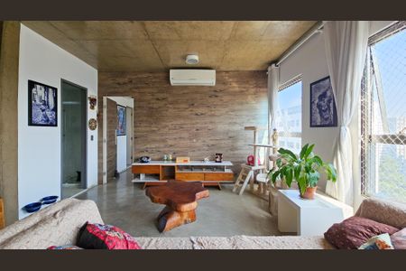 Apartamento à venda com 70m², 1 quarto e 2 vagas Apartamento à venda com 70m², 1 quarto e 2 vagasSala