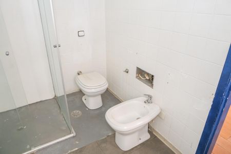 Casa à venda com 250m², 3 quartos e 3 vagas Casa à venda com 250m², 3 quartos e 3 vagasBanheiro da Suíte