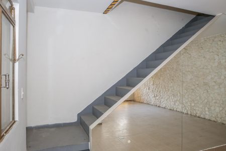 Casa à venda com 250m², 3 quartos e 3 vagas Casa à venda com 250m², 3 quartos e 3 vagasSala