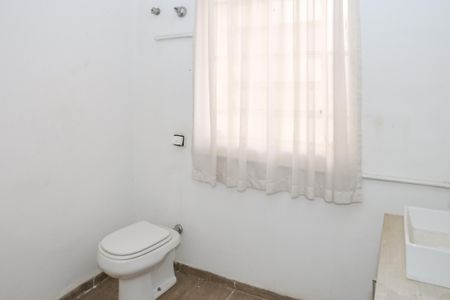 Casa à venda com 250m², 3 quartos e 3 vagas Casa à venda com 250m², 3 quartos e 3 vagasBanheiro