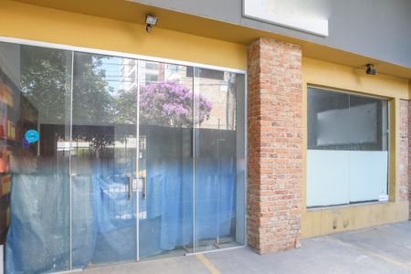 Casa à venda com 250m², 3 quartos e 3 vagas Casa à venda com 250m², 3 quartos e 3 vagasFachada