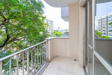 Apartamento à venda com 100m², 3 quartos e 1 vaga Apartamento à venda com 100m², 3 quartos e 1 vagaVaranda