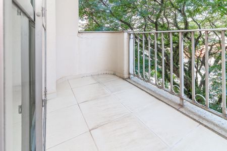 Apartamento à venda com 100m², 3 quartos e 1 vaga Apartamento à venda com 100m², 3 quartos e 1 vagaVaranda