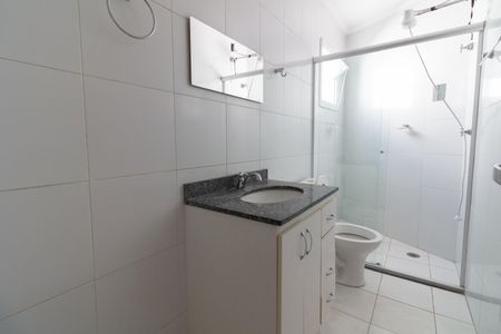 Casa de condomínio à venda com 143m², 2 quartos e 1 vaga Casa de condomínio à venda com 143m², 2 quartos e 1 vagaBanheiro da Suíte 1