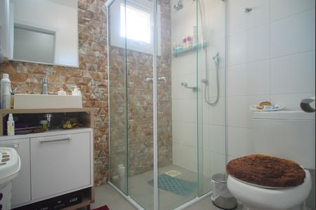 Casa à venda com 212m², 4 quartos e 1 vaga Casa à venda com 212m², 4 quartos e 1 vagaBanheiro da Suíte