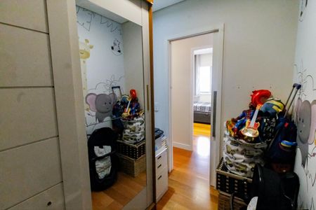 Apartamento à venda com 96m², 4 quartos e 2 vagasQuarto 2