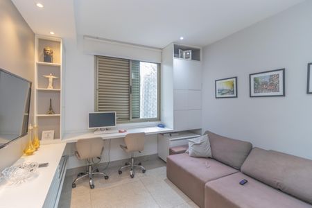 Apartamento à venda com 149m², 4 quartos e 2 vagasEscritório