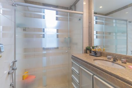 Apartamento à venda com 149m², 4 quartos e 2 vagasBanheiro do Quarto 2