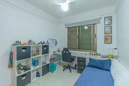 Apartamento à venda com 149m², 4 quartos e 2 vagasQuarto 2