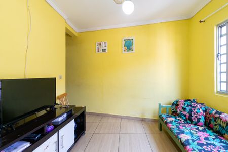 Casa à venda com 106m², 2 quartos e 1 vagaSala