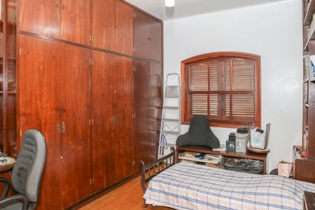 Casa à venda com 220m², 4 quartos e 3 vagas Casa à venda com 220m², 4 quartos e 3 vagasQuarto 4