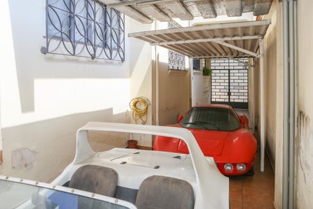 Casa à venda com 220m², 4 quartos e 3 vagas Casa à venda com 220m², 4 quartos e 3 vagasGaragem