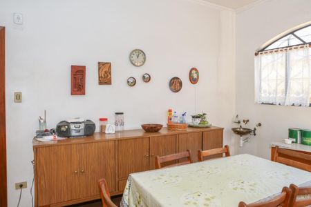 Casa à venda com 220m², 4 quartos e 3 vagas Casa à venda com 220m², 4 quartos e 3 vagasCopa
