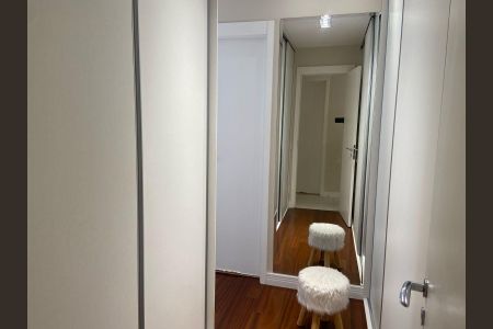 Apartamento à venda com 100m², 2 quartos e 2 vagas Apartamento à venda com 100m², 2 quartos e 2 vagasCloset