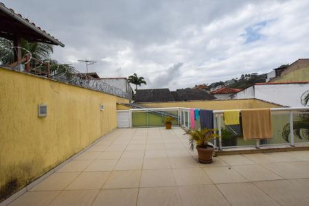 Casa à venda com 297m², 4 quartos e 2 vagasVaranda da Suíte 4