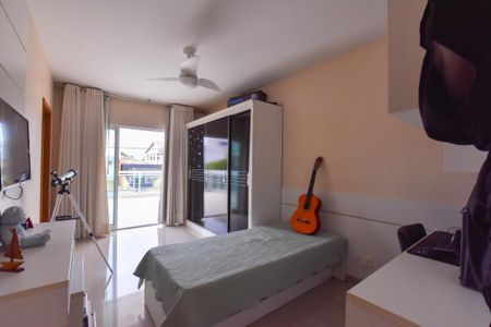 Casa à venda com 297m², 4 quartos e 2 vagasSuíte 2