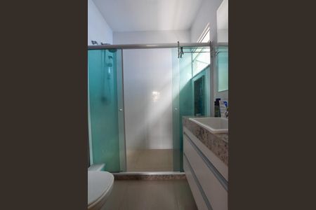 Casa à venda com 297m², 4 quartos e 2 vagasBanheiro da Suíte 3