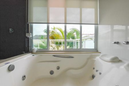 Casa à venda com 297m², 4 quartos e 2 vagasBanheiro da Suíte 4