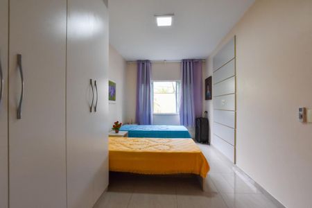 Casa à venda com 297m², 4 quartos e 2 vagasSuíte 1