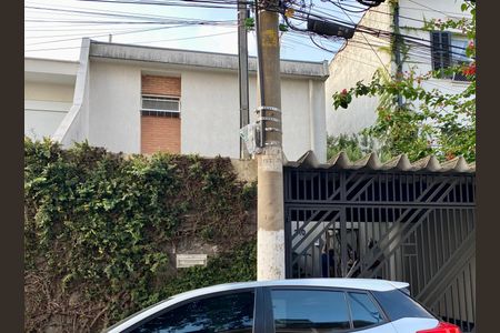 Casa à venda com 190m², 3 quartos e 3 vagas Casa à venda com 190m², 3 quartos e 3 vagasFachada