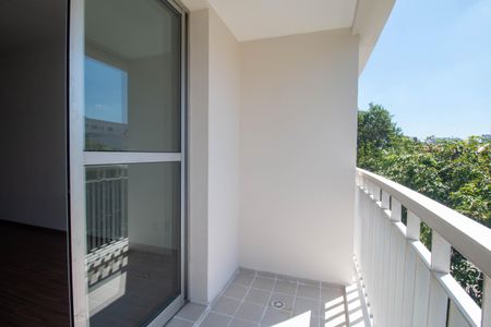 Apartamento para alugar com 75m², 3 quartos e 1 vaga Apartamento para alugar com 75m², 3 quartos e 1 vagaVaranda