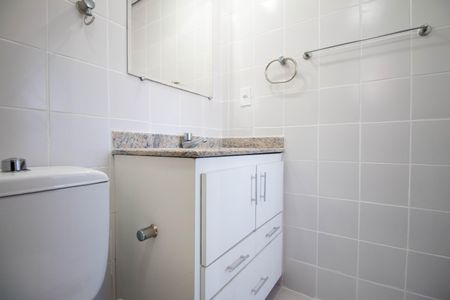 Apartamento para alugar com 75m², 3 quartos e 1 vaga Apartamento para alugar com 75m², 3 quartos e 1 vagaBanheiro