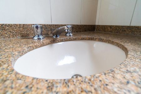 Apartamento à venda com 125m², 3 quartos e 3 vagas Apartamento à venda com 125m², 3 quartos e 3 vagasBanheiro da Suíte 2 Detalhe