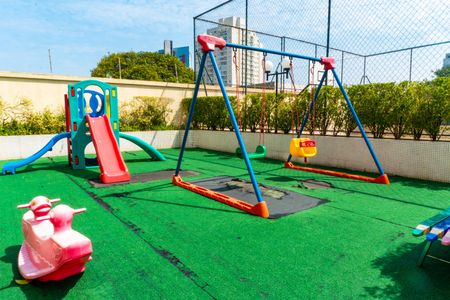 Apartamento à venda com 125m², 3 quartos e 3 vagas Apartamento à venda com 125m², 3 quartos e 3 vagasÁrea comum - Playground