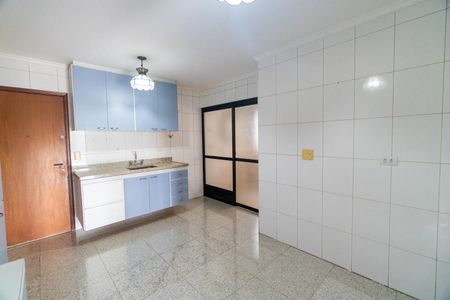 Apartamento à venda com 125m², 3 quartos e 3 vagas Apartamento à venda com 125m², 3 quartos e 3 vagasCozinha