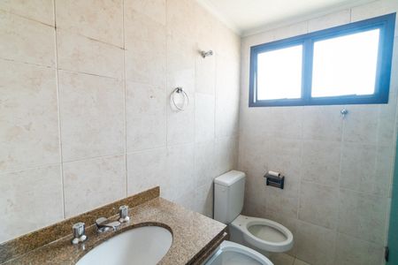 Apartamento à venda com 125m², 3 quartos e 3 vagas Apartamento à venda com 125m², 3 quartos e 3 vagasBanheiro da Suíte 1