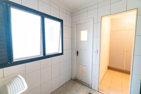 Apartamento à venda com 125m², 3 quartos e 3 vagas Apartamento à venda com 125m², 3 quartos e 3 vagasÁrea de Serviço