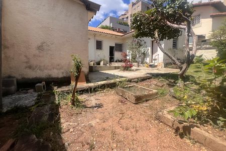 Casa à venda com 400m², 3 quartos e 2 vagasQuintal