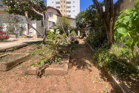 Casa à venda com 400m², 3 quartos e 2 vagasQuintal