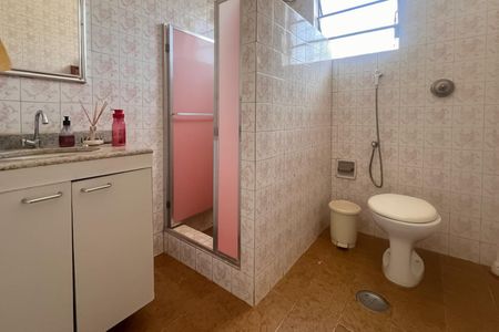 Casa à venda com 400m², 3 quartos e 2 vagasBanheiro